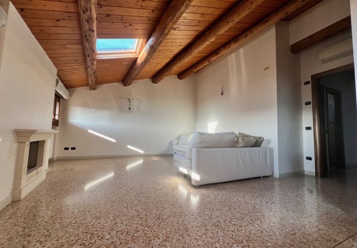 Lejlighed i Lonigo, Vicenza, Lonigo - € 200.000 | Ref: 1074 - foto 1