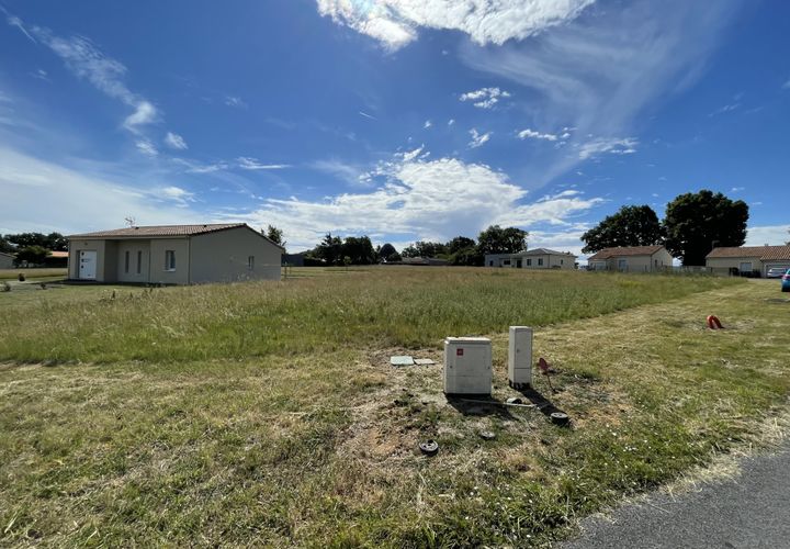 Terra a Pressac, Vienne, Pressac - € 13.922 | Ref: 34383 - foto 1