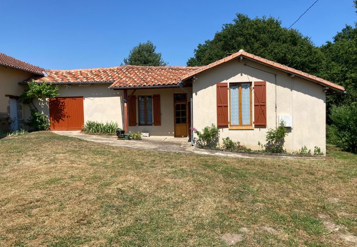 Villa a Confolens, Charente, Confolens - € 99.000 | Ref: 34508 - foto 1