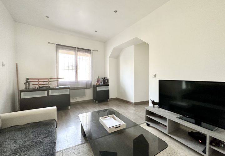 Villa i Nimes, Gard, Nimes - € 157.000 | Ref: 22CM - foto 1