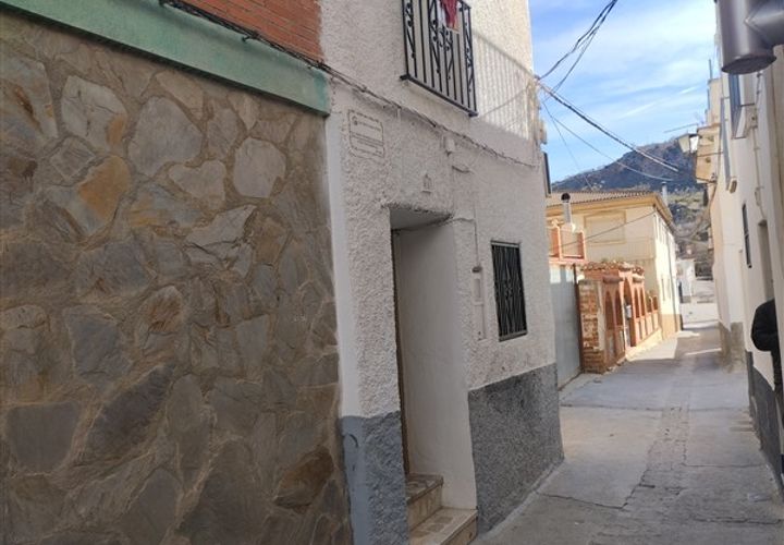 Landsbyhus i La Peza, Granada, La Peza - € 60.000 | Ref: 17 - foto 1