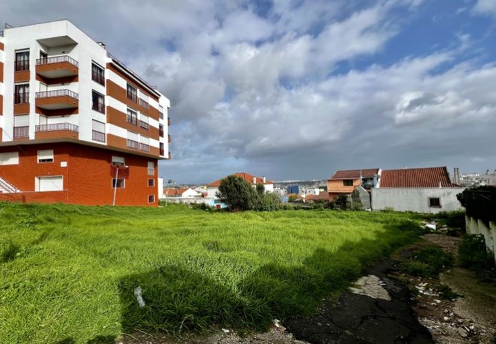 Helårsgrund i Amadora, Lisbon, Amadora - € 85.000 | Ref: A082 - foto 1