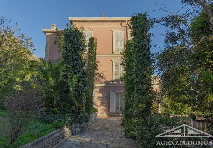 Villa a Ventimiglia, Imperia, Ventimiglia - € 15.000.000 | Ref: AG-DOM F074 - foto 1