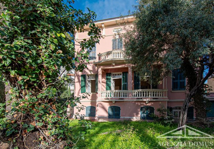 Villa i Bordighera, Imperia, Bordighera - € 1.500.000 | Ref: AG-DOM 5076 - foto 1