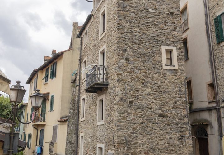 Villa a Dolceacqua, Imperia, Dolceacqua - € 310.000 | Ref: AG-DOM F150 - foto 1