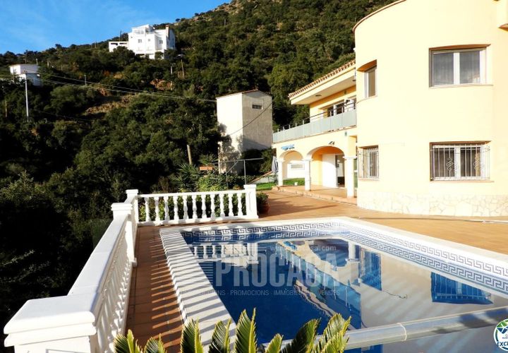 Villa a Roses, Gerona, Roses - € 780.000 | Ref: 2552 - foto 1