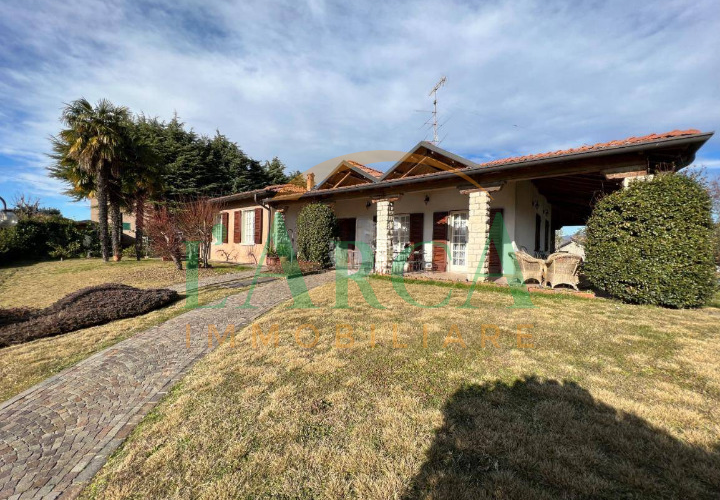 Villa a Adro, Brescia, Adro - € 700.000 | Ref: 888-01 - foto 1