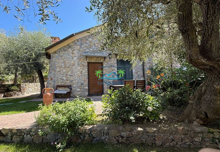 Villa a Andora, Savona, Andora - € 355.000 | Ref: 033 - foto 1