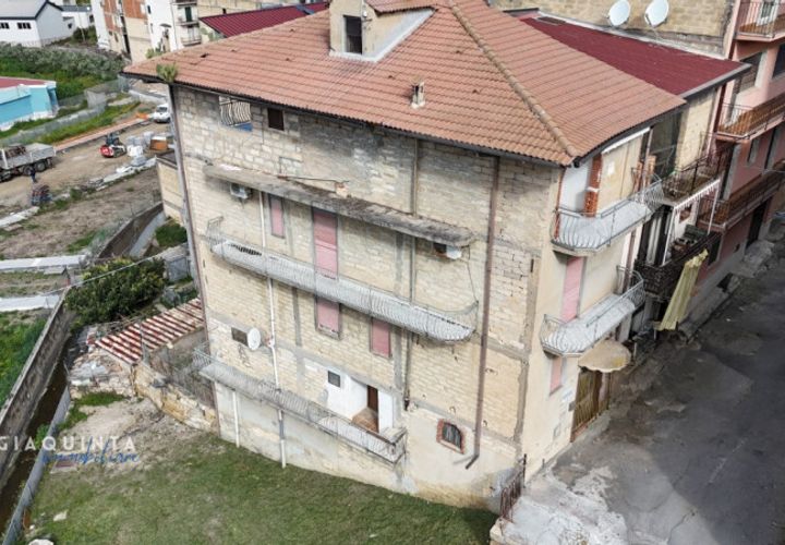 Villa i Palagonia, Catania, Palagonia - € 100.000 | Ref: CLTMRC2024 - foto 1