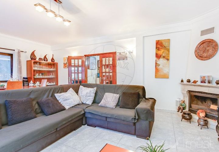 Villa i Amadora, Lisbon, Amadora - € 550.000 | Ref: 124151193-4 - foto 1