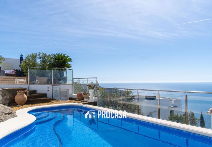 Villa a Roses, Gerona, Roses - € 960.000 | Ref: 3210 - foto 1