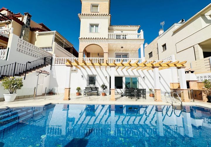 Villa i Torre Del Mar, Malaga, Torre Del Mar - € 850.000 | Ref: MLH681 - foto 1