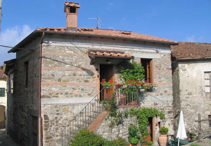 Villa i Bagnone, Massa and Carrara, Bagnone - € 130.000 | Ref: 480A-155640 - foto 1