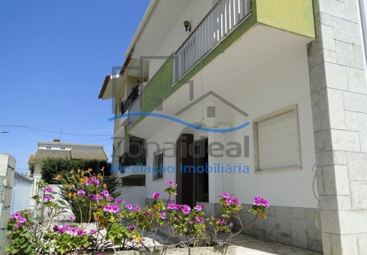 Villa a Carregado, Lisbon, Carregado - € 380.000 | Ref: ZI-465 - foto 1