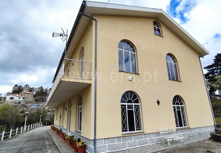 Villa i Seia, Guarda, Seia - € 250.000 | Ref: 382220185 - foto 1