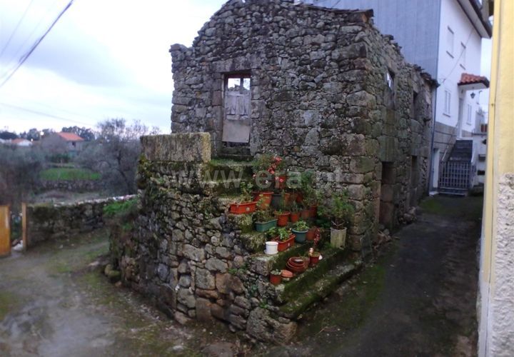 Villa i Seia, Guarda, Seia - € 17.500 | Ref: 382220110 - foto 1