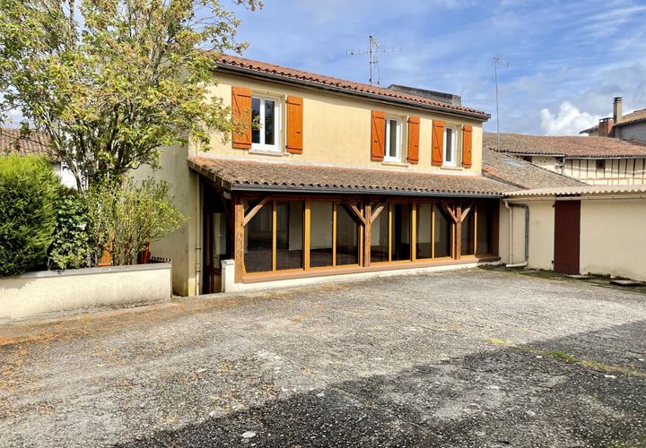 Villa a Confolens, Charente, Confolens - € 113.400 | Ref: 34613 - foto 1