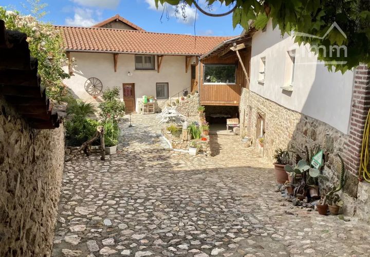 Villa i Saint-Galmier, Loire, Saint-Galmier - € 449.000 | Ref: 84430274 - foto 1