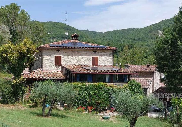 Landejendom i Caprese Michelangelo, Arezzo, Caprese Michelangelo - € 420.000 | Ref: 549 - foto 1