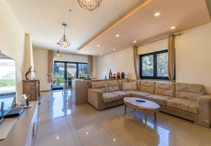 Villa a Alges, Lisbon, Alges - € 1.600.000 | Ref: MOR/0865 - foto 1