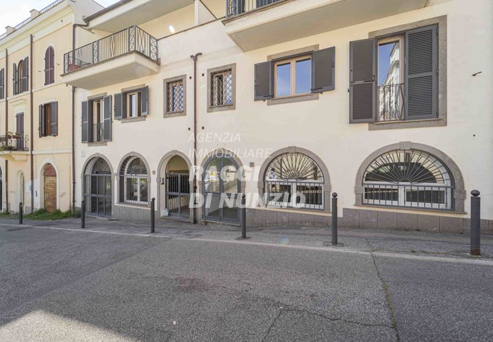 L'establiment comercial a Grottaferrata, Rome, Grottaferrata - € 1.300/mes | Ref: 156 - foto 1