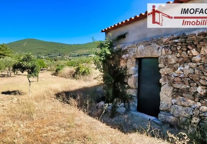 Farm hus i Vale de Prazeres e Mata da Rainha, Castelo Branco, Vale de Prazeres e Mata da Rainha - € 39.500 | Ref: 21-11798 - foto 1