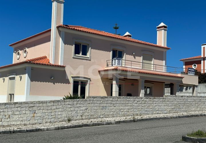 Villa i Caldas da Rainha, Leiria, Caldas da Rainha - € 788.000 | Ref: 03304/M001 - foto 1