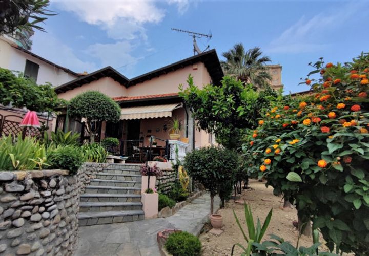 Villa i Sanremo, Imperia, Sanremo - € 350.000 | Ref: v 300 a - foto 1