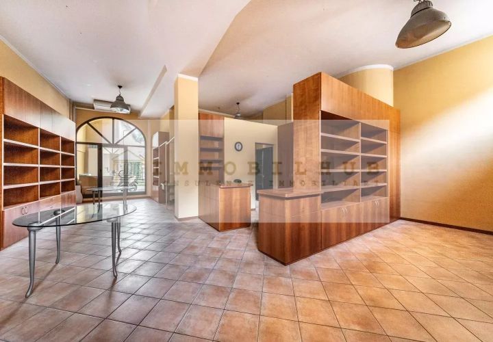 Erhvervsejendom i Desio, Monza and Brianza, Desio - € 110.000 | Ref: Ser008 - foto 1