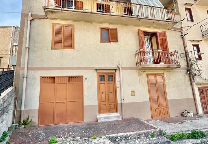 Villa a Chiusa Sclafani, Palermo, Chiusa Sclafani - € 55.000 | Ref: 8682RV99238 - foto 1