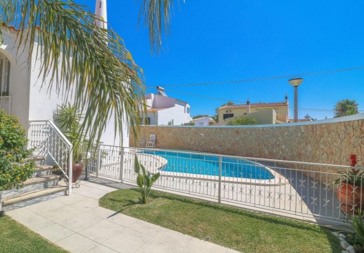 Villa a Montenegro, Faro, Montenegro - € 775.000 | Ref: 381240061 - foto 1