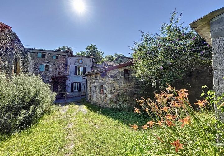 Landejendom i Chastreix, Puy-de-Dome, Chastreix - € 169.600 | Ref: IDC760 - foto 1