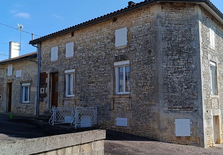 Villa i Verteuil-sur-Charente, Charente, Verteuil-sur-Charente - € 162.000 | Ref: BVI75960 - foto 1