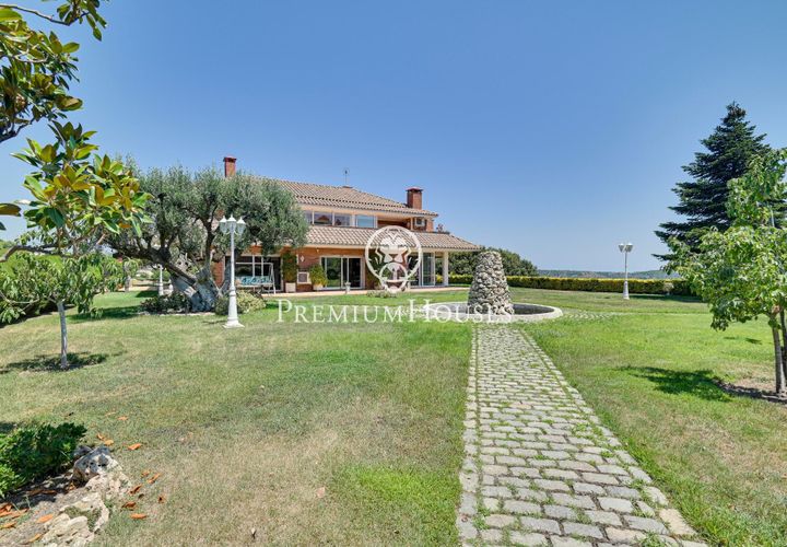 Villa a Argentona, Barcelona, Argentona - € 3.950/mes | Ref: PH103110/3699 - foto 1