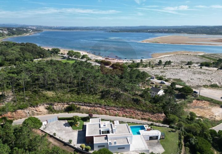Villa a Foz do Arelho, Leiria, Foz do Arelho - € 1.600.000 | Ref: TOP2590 - foto 1