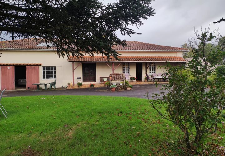 Villa i Montbron, Charente, Montbron - € 162.000 | Ref: BVI67795 - foto 1