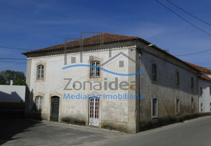 Villa en Alenquer, Lisbon, Alenquer - € 172.000 | Ref: ZI-467LC - photo 1
