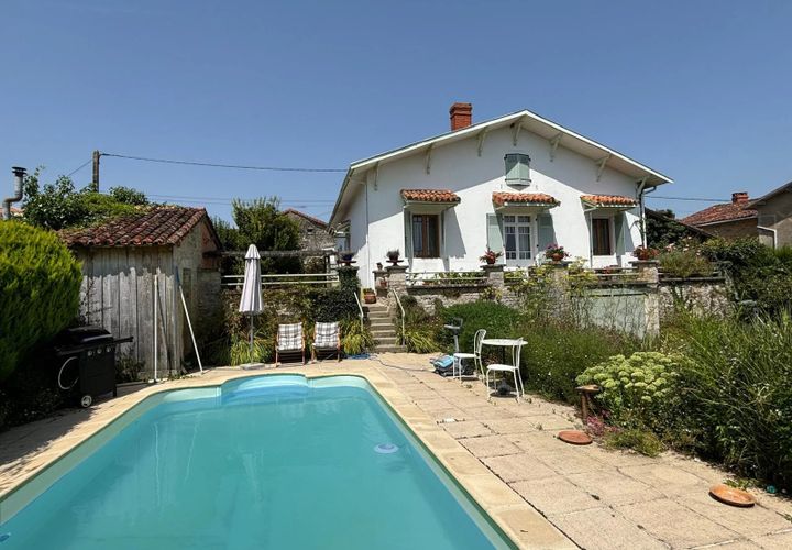 Villa a Beaulieu-sur-Sonnette, Charente, Beaulieu-sur-Sonnette - € 183.600 | Ref: BVI76488 - foto 1