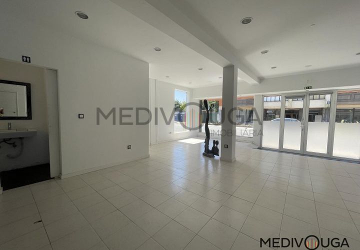 L'establiment comercial a Agueda, Aveiro, Agueda - € 700/mes | Ref: IMO_245 - foto 1