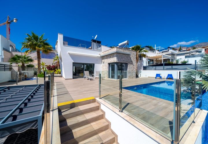 Villa a Finestrat, Alicante, Finestrat - € 7.000/mes | Ref: ALQFT502933/6084 - foto 1