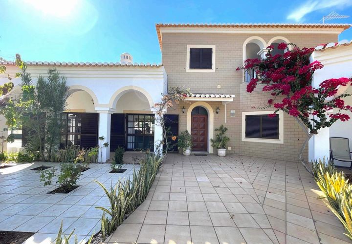 Villa i Alvor, Faro, Alvor - € 1.600.000 | Ref: V432 - foto 1