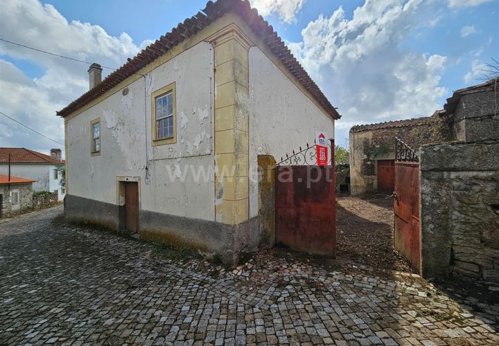 Villa a Almeida, Guarda, Almeida - € 75.000 | Ref: 046240230 - foto 1