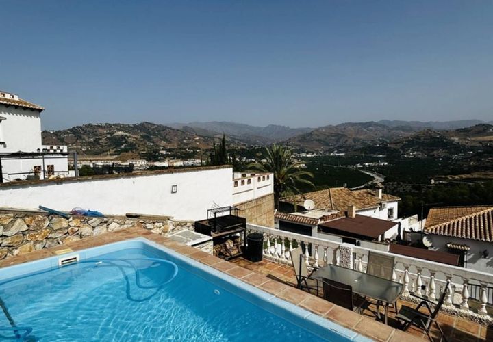 Villa i Almunecar, Granada, Almunecar - € 380 000 | Ref: PSRE-V1148 - foto 1