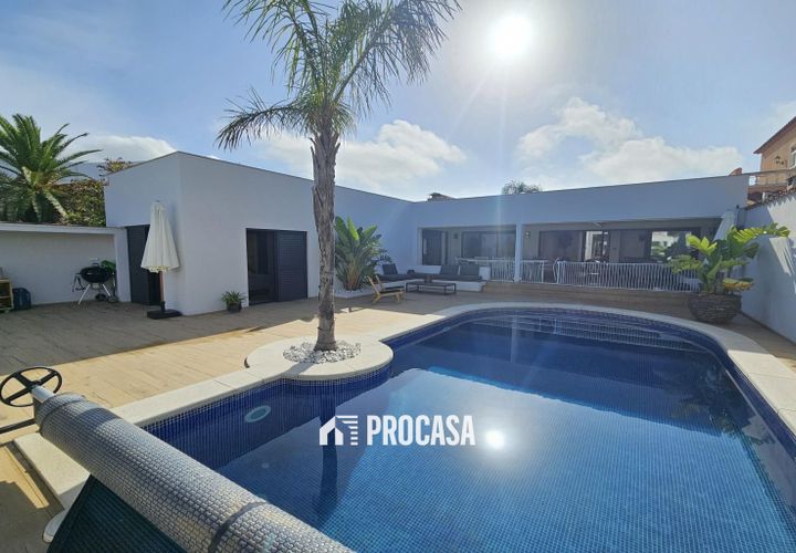 Villa a Empuriabrava, Gerona, Empuriabrava - € 1.399.000 | Ref: 3451 - foto 1