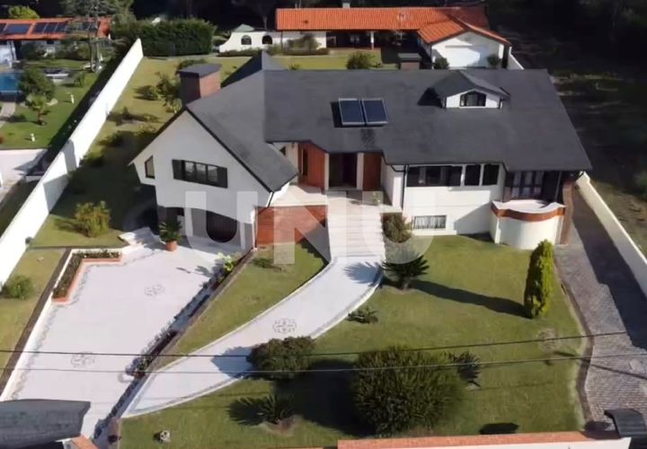 Villa a Esmoriz, Aveiro, Esmoriz - € 1.100.000 | Ref: UNU.I.1676.19351 - foto 1