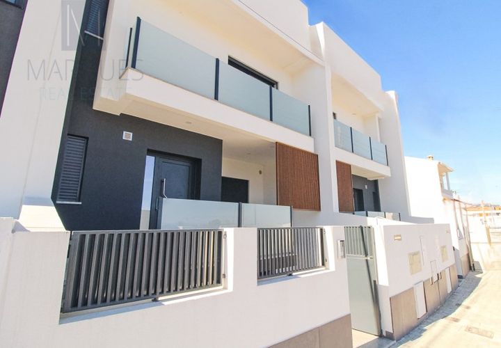 Villa a Corroios, Setubal, Corroios - € 555.000 | Ref: CAS_580 - foto 1
