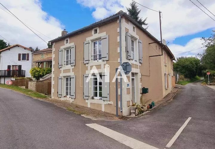 Landejendom i Beaulieu-sur-Sonnette, Charente, Beaulieu-sur-Sonnette - € 74.900 | Ref: 1142 - foto 1