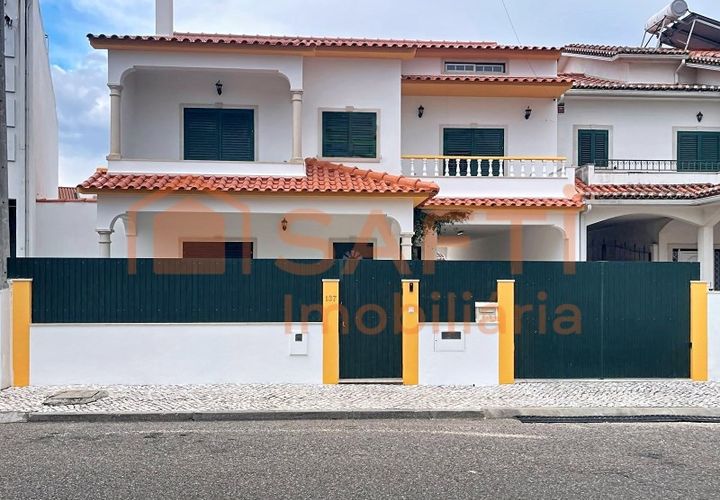 Villa a Entroncamento, Santarem, Entroncamento - € 450.000 | Ref: SAFTI:008322 - foto 1