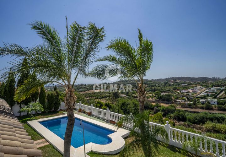 Villa i Estepona, Malaga, Estepona - € 1.075.000 | Ref: 201168 - foto 1