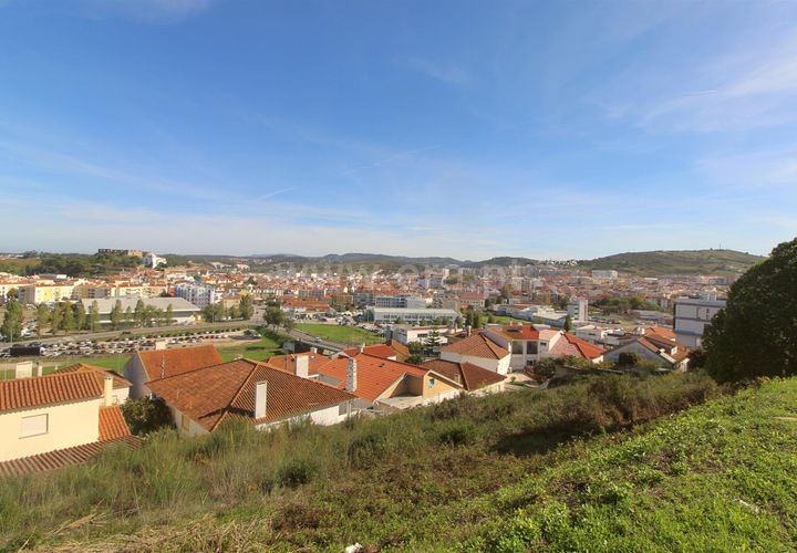 Helårsgrund i Torres Vedras, Lisbon, Torres Vedras - € 100.000 | Ref: 295220152 - foto 1